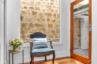 Casa Mia | 1880s Villa, 2 Carparks, Near Oval - 4