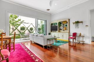 Casa Mia | 1880s Villa, 2 Carparks, Near Oval - 2