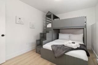 Ultimate hub near Airport, Shopping, Shows and Competitions - 5