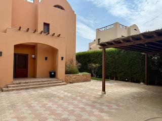 Panoramic 3BR Villa-Free Pool&Lagoon Access In ElGouna - 1