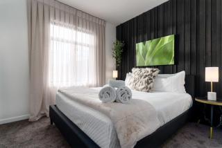 Modern apartment - 5 Minutes to Hagley and City - 9