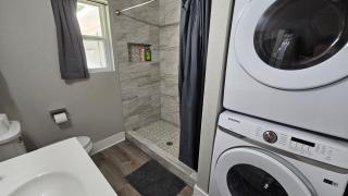 Charming 4br Bundle Near Downtown & Airport - 8