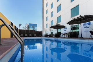 Hampton Inn by Hilton Leon - León - 5
