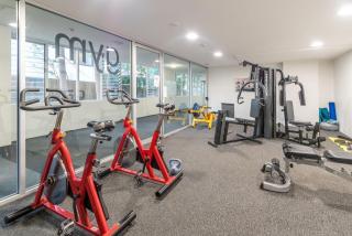 2BR in South Bank with Parking, Hot Tub & Pool - 1