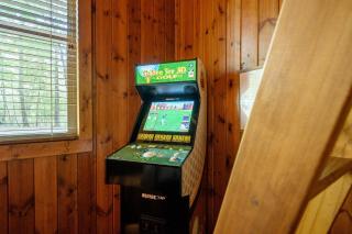 Classic Away From It All Hot Tub-Firepit-Arcade - 7