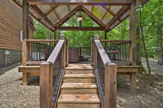 Classic Away From It All Hot Tub-Firepit-Arcade - 5