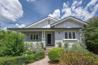 Bindi Cottage, Spacious & Unique, Opposite Pool - Orange - 0