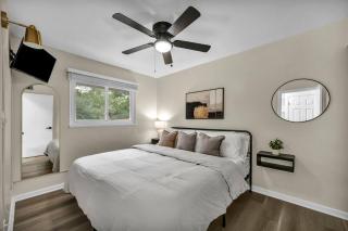 NEW & updated * KING bed * Fenced & Pet-Friendly! - 9