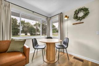 NEW & updated * KING bed * Fenced & Pet-Friendly! - 7