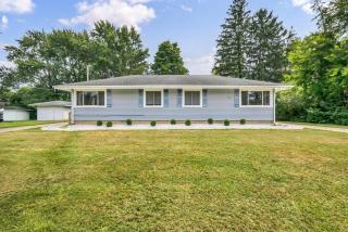 NEW & updated * KING bed * Fenced & Pet-Friendly! - 5
