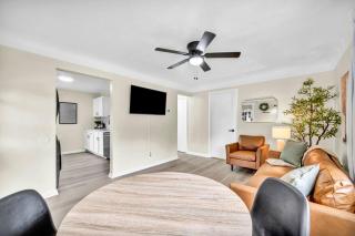 NEW & updated * KING bed * Fenced & Pet-Friendly! - 1