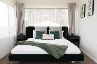 Canobolas Cottage - Amazing Farm Stay, 4 King Beds - 0