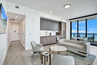 Luxury Miami Beach Condo with Ocean View & Pool - 0