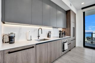Luxury Miami Beach Condo with Ocean View & Pool - 3