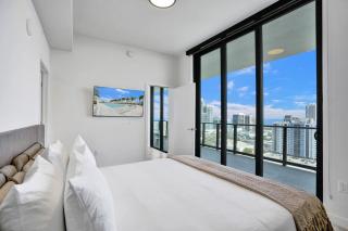 Luxury Miami Beach Condo with Ocean View & Pool - 1