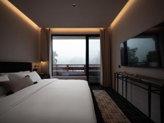 Floral Serenity Invites Mountain Moon Homestay - 4