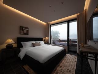 Floral Serenity Invites Mountain Moon Homestay - 3