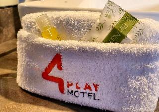 4Play Motel - 2