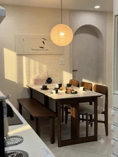 Hanok style, Up to 6 people , Luggage storage , Gyeongbokgung, Gwanghwamun, Jongno, Hongdae, Myeongdong, DDP - 5