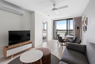 Riverside 1BR Apt with King Bed, Pool & Balcony - 5