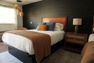 The Pines 4 Updated River Lodge - 3