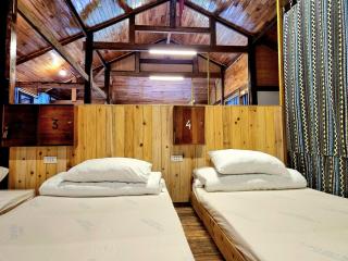 Tavan Chopai Homestay - 8