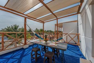 Villa con alberca, a una cuadra del mar - 0