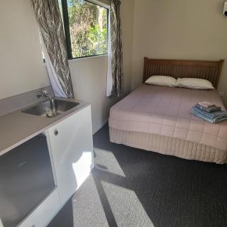 Alexanders Holiday Park - 2