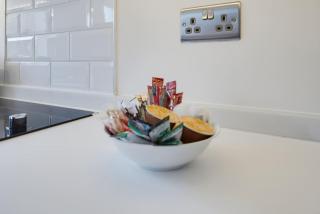 Modern Cardiff City Centre Apartments - Free Parking! - 9