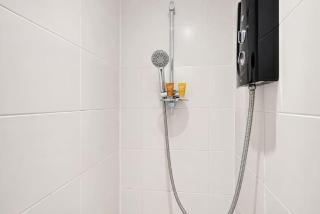 Modern Cardiff City Centre Apartments - Free Parking! - 7