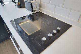 Modern Cardiff City Centre Apartments - Free Parking! - 6
