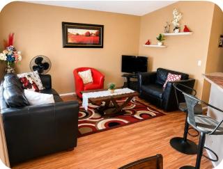 3 beds , Private Cozy Patio , 4 mins drive to Starbucks - 9