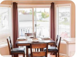 3 beds , Private Cozy Patio , 4 mins drive to Starbucks - 6
