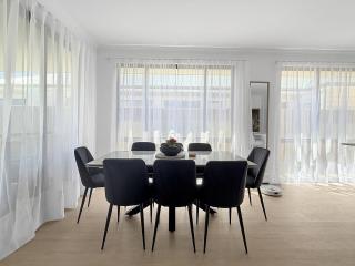 Family 4-Bed Retreat Near Mindarie Marina - 5