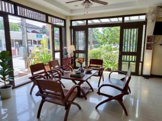 Ponburi Hotel - 8