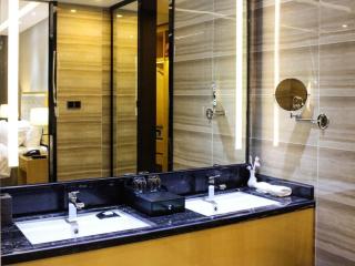 Golden Phoenix International Hotel - 1