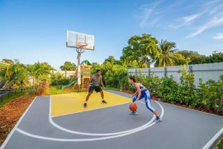 Prime Spot - Near Beach & Hard Rock Stadium Pool - 8