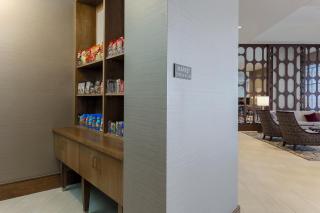 DoubleTree by Hilton Evansville - 1