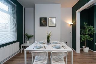 Stylish 3Bed House in Hull - sleeps 5 - 7