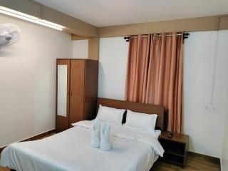 Aroma Guest House And Restaurant - 4