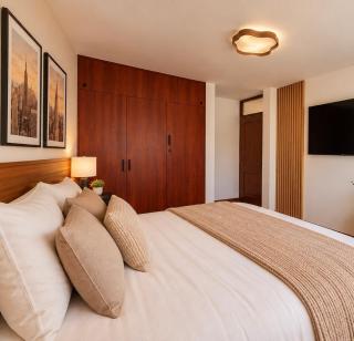 Jardines del Golf King bed y park view - 1