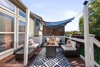 Fire Table Deck - 9 Min to Easton - Sleeps 8 - 7