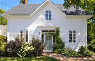 Historic 1853 Kingsgate Lakehouse - 0