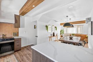 Spectacular Kerns 6BR - Spanish Flair Newly Built - 3