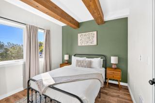 Spectacular Kerns 6BR - Spanish Flair Newly Built - 8
