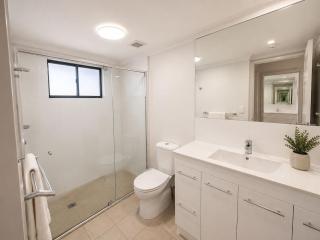 Palmer Street Marina Studio | Marina Views, Pool & Prime Location - 1
