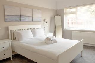 Cosy 3Bed Bungalow in West Kirby, Free Parking - 0
