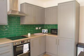 Cosy 3Bed Bungalow in West Kirby, Free Parking - 3