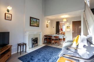 Spacious House in Sheffield - Great Location! - 4