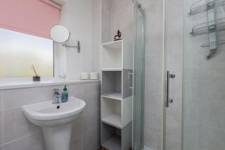 Spacious Family-Friendly 3BR Home in Gleadless - 7